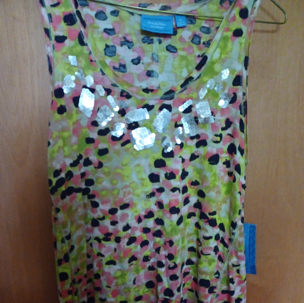 Patterned tank